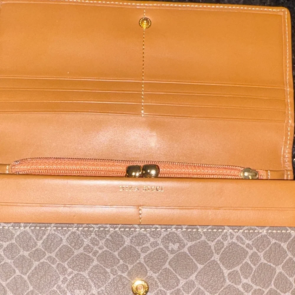 Nina Ricci Chocolate and Charcoal Wallet. - Picture 7 of 7